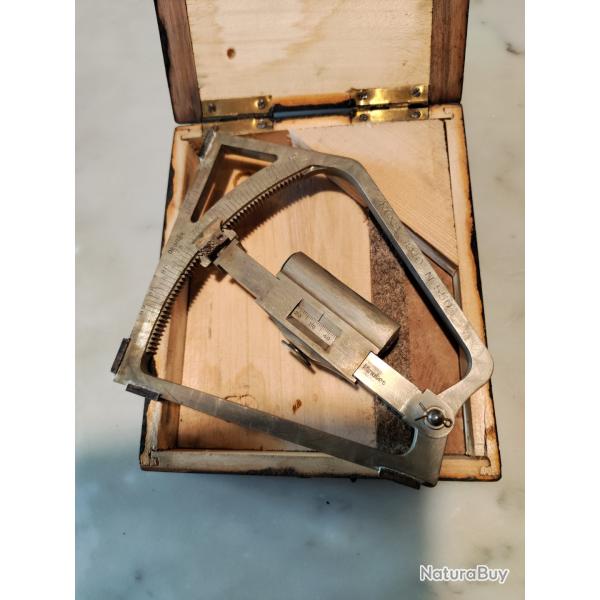 Niveau de pointage canon 75 M.A.S. 1940 n� 550 dans boite d'origine TBE