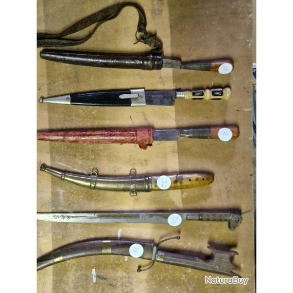 lots couteaux poignards...dagues....