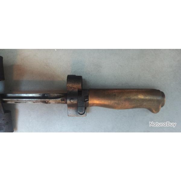 Ba�onnette Lebel avec son porte ba�onnette d'origine en cuir