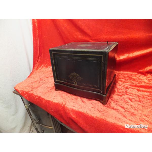 Napol�on III, Boite Ancienne.  Coffret Napol�on 3 . Orn� De Marqueterie