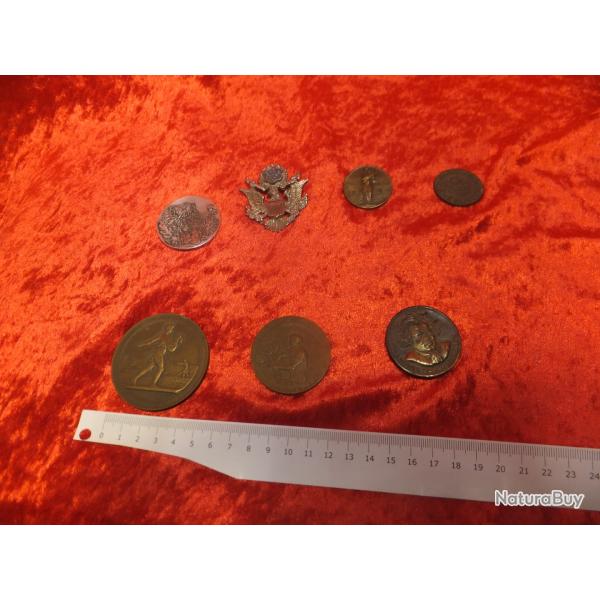 Lot de 6 m�dailles de table Petit prix  Merci pas de d�taille, je vends tout le lot.            (2)