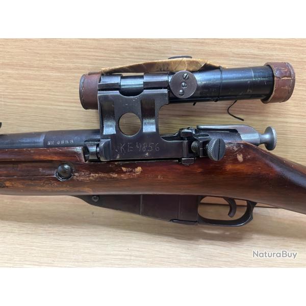 Carabine russe Mosin mod91/30 cal7.62X54R avec sa lunette et sa baonette.