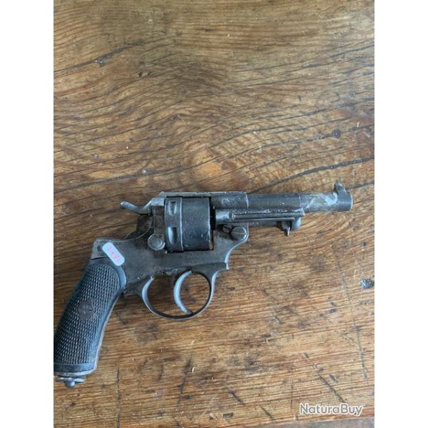 Revolver 1873 Manufactures d'Armes de Saint-Etienne , anne 1883.