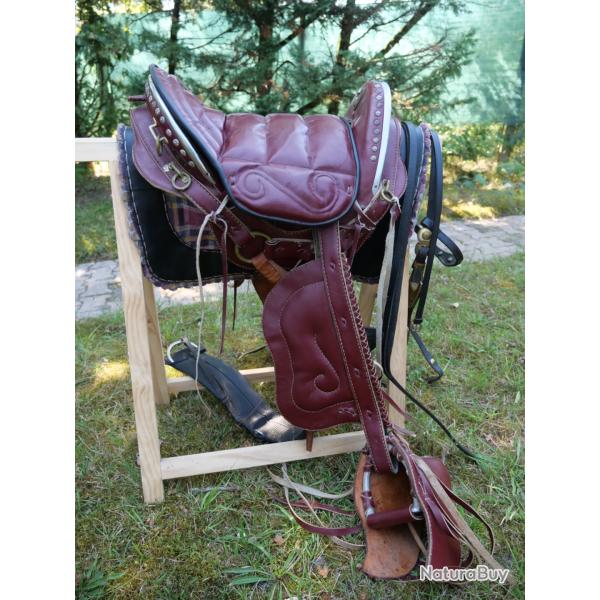 Magnifique selle de cheval de type Mac Lellan ( mod�le unique provenant du Nicaragua)