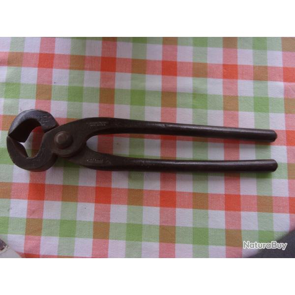 Ancienne pince tenaille  Peugeot 1917