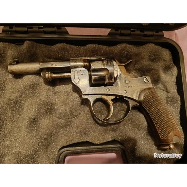 Revolver rglementaire 1874 aux numros