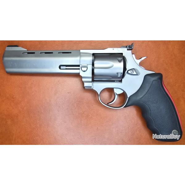 TAURUS Racing Bull 44