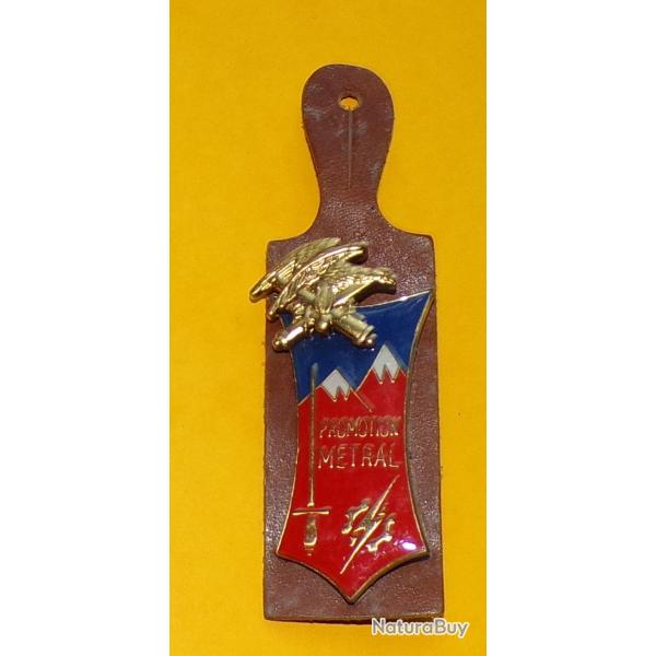 METRAL, 11� ENTSOA, 93� Artillerie, 2 anneaux , date de cr�ation 1974, �cu rouge et bleu, fixation 2