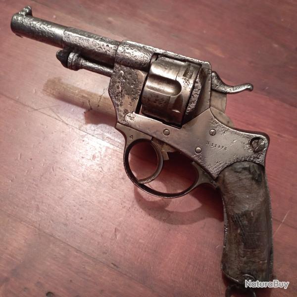 Revolver d'officier Mle 1874 � restaurer monomatricule
