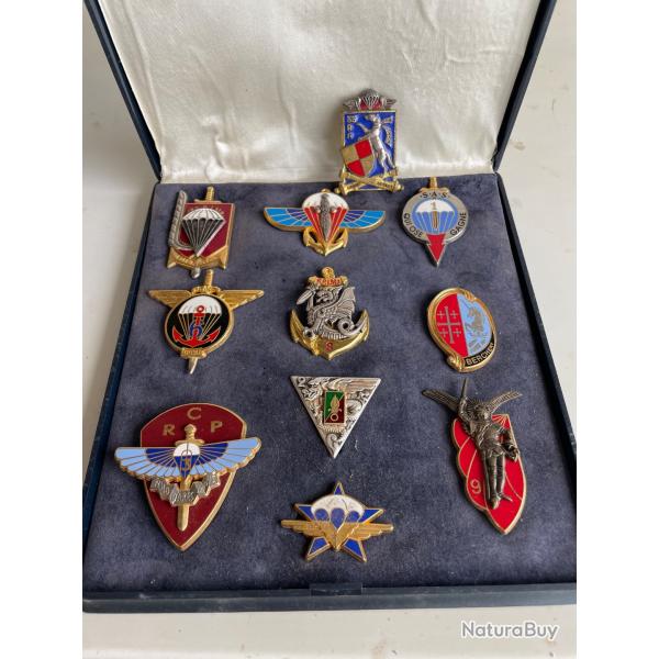 Lot d'insignes parachutistes militaire Militaria