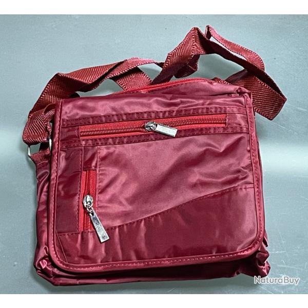 PETITE SACOCHE AVEC BANDOUILLERE rouge