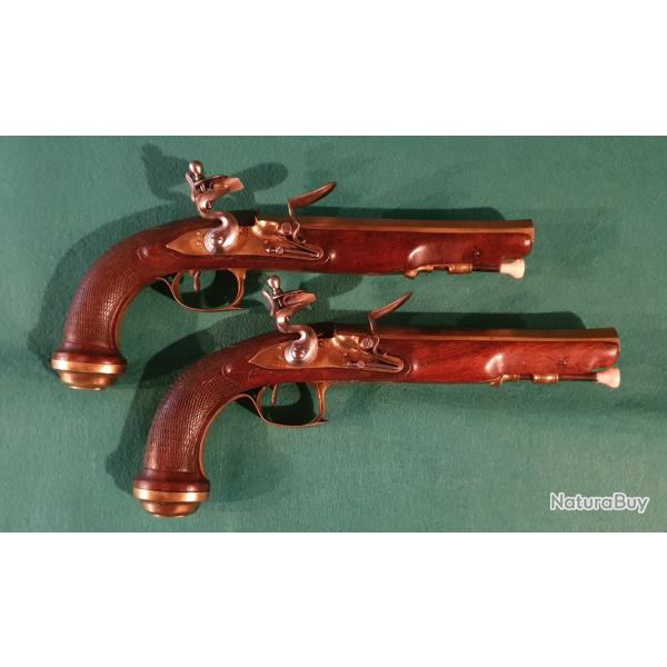 Paire de pistolets d'officier de Marine