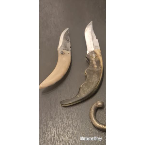 Deux couteaux pliant