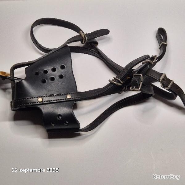 Museli�re de type police en cuir de qualit� fabriqu� en France taille 10