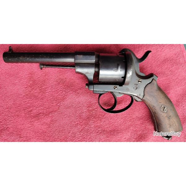 Revolver 9mm  broche ancien
