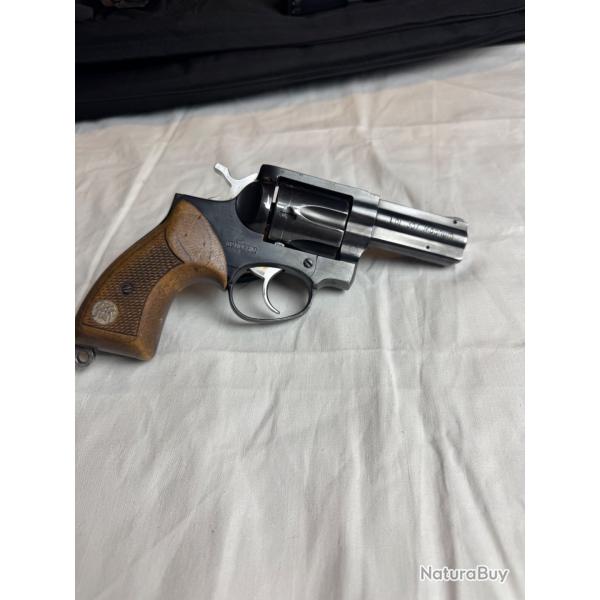 Revolver Manurhin MR88 F1 Police .357 Magnum avec deux crosses (bois et caoutchouc)