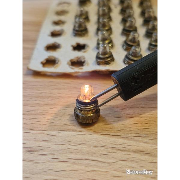 Lot de 2 lampes originales 3V pour lunette PSO-1 russe et sovi�tique.