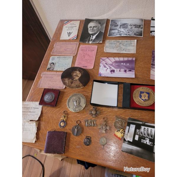 LOT DE MEDAILLE ET DE PAPIERS D UN ANCIEN DE LA 2 �me DB