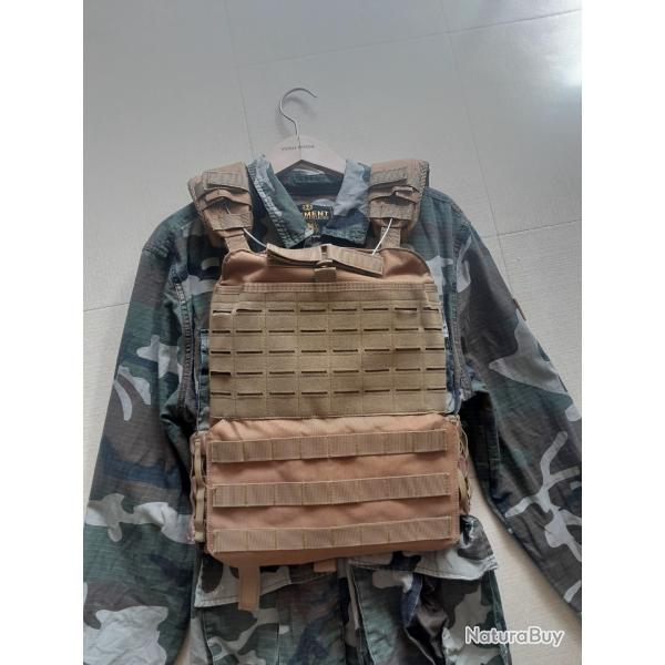 Porte plaque balistique neuf !Les plaques  acier ne sont pas pas vendues (car pas de certificat)