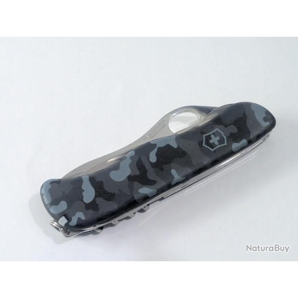 Victorinox RARE - Forester M - Lame dentele 1 main - Tire-bouchon - Navy Camo