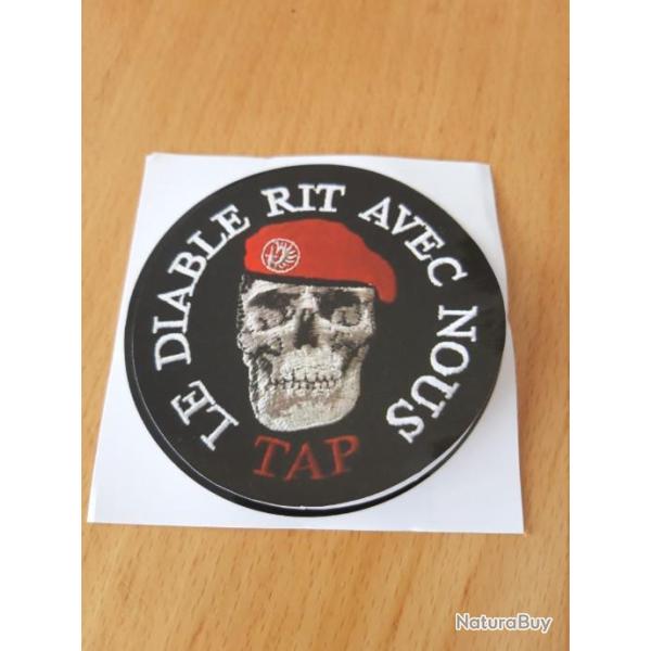 AUTO-COLLANT "LE DIABLE RIT AVEC NOUS "