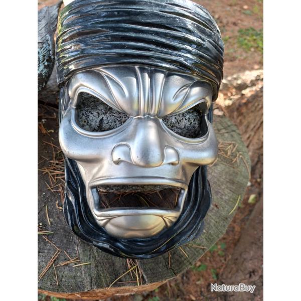 masque de samourai en resine hauteur de 30 cm