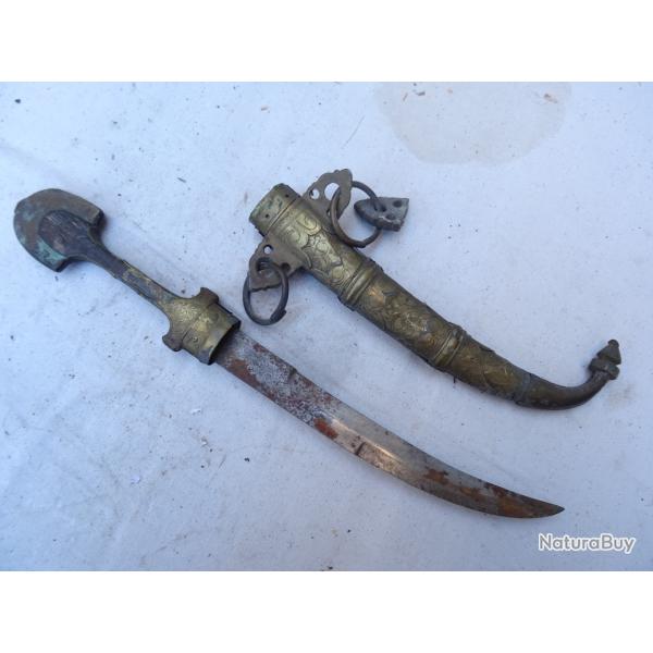 071) lot  poignard koummya   provenance princi�re napol�on 3