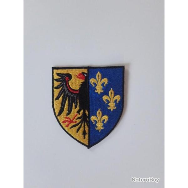 INSIGNE EN TISSU "33 EME DIVISION " MODELE EN COULEUR