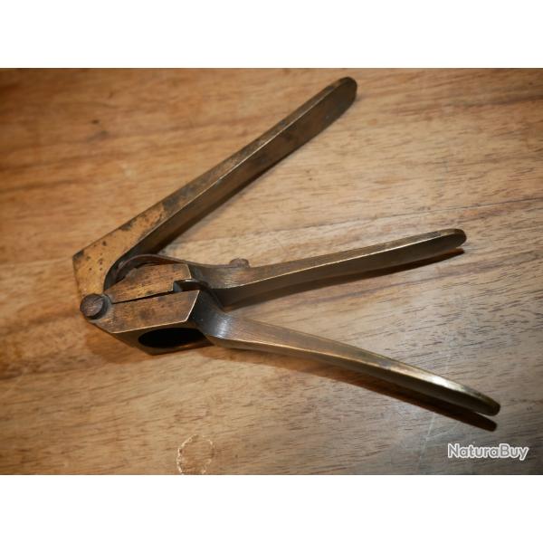 Outil de dsamorage pour cal 12