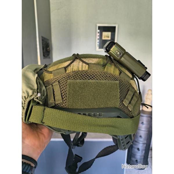 Gilet airsoft et casque avec lunettes de protection, gants