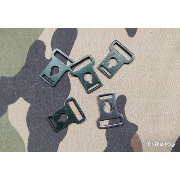 Une (1) fermeture de rechange pour boite de transport APX 806 FRF1