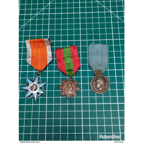 LOT DE 3 MEDAILLES FRANCE, MERITE SOCIAL, SPORT ....