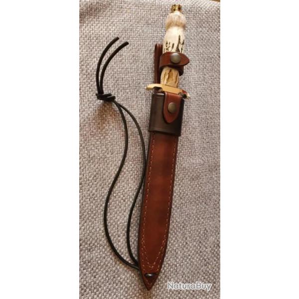 Etui en cuir pour dague de chasse, FABRICATION ARTISANALE