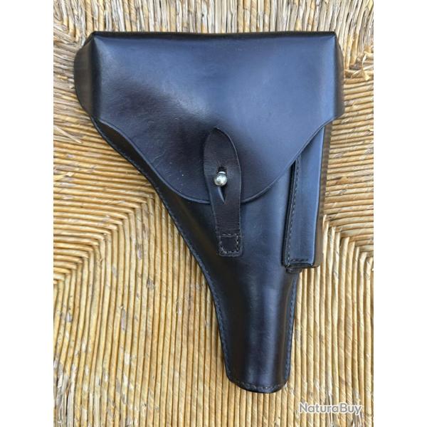 �tui, pas P08, pas P38, pas Colt 45