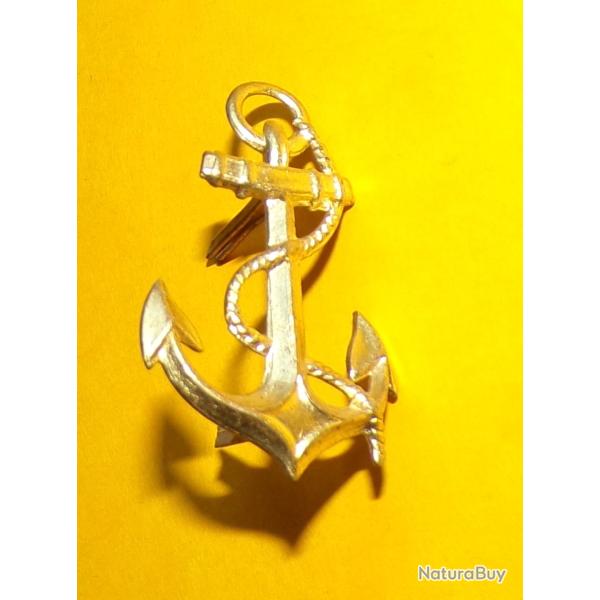 ANCRE DE MARINE POUR KEPI , CALOT OU CASQUE , 40 MM , FABRICANT�SANS , HOMOLOGATION SANS  , BON ETAT