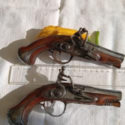 Paire pistolets &agrave; silex XVIIIeme