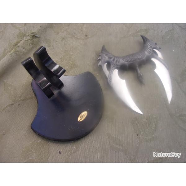 un couteau d�coratif sur support 20 cm KIT Rae