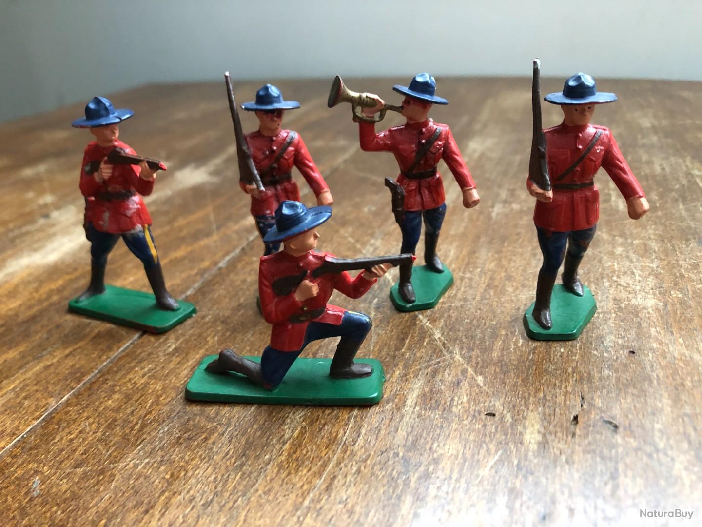 STARLUX ANCIEN PLASTIQUE CANADA POLICE MONTEE N° 21