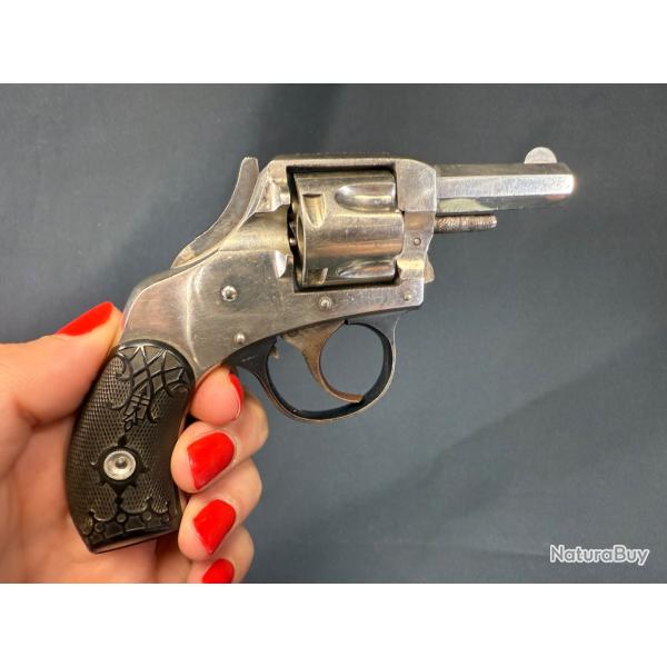 HARRINGTON RICHARDSON YOUNG AMERICA SAFETY HAMMER FIRST MODEL cal. 32sw short