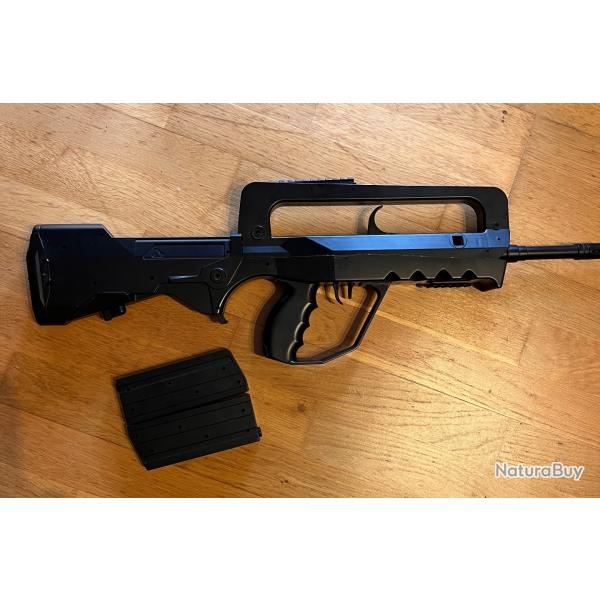 FAMAS Airsoft Double Eagle