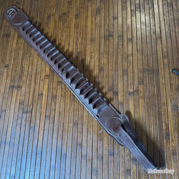 CEINTURON EN CUIR CARTOUCHI�RE 20 CARTOUCHES DE 12