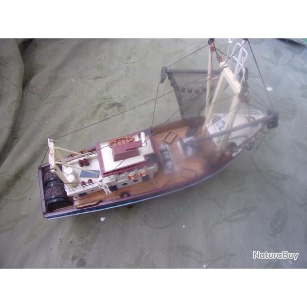 maquette de chalutier 45 cm