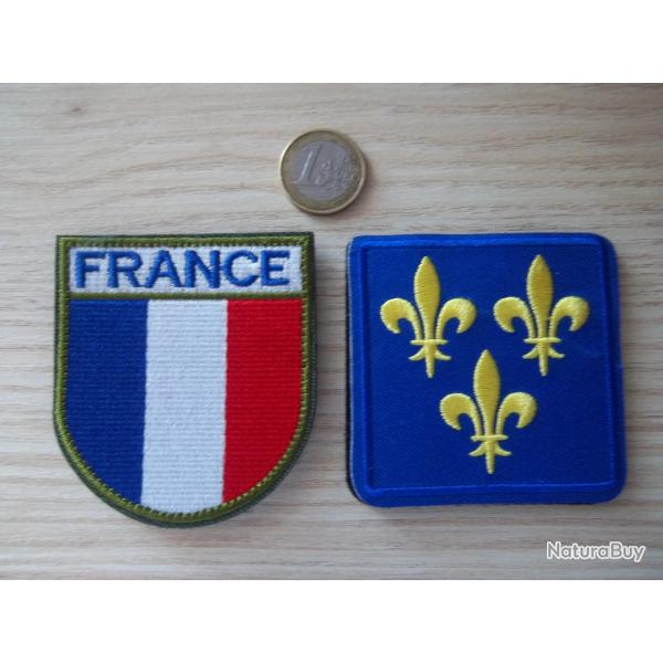 lot 2 �cussons insignes drapeau Fran�ais et fleur-de-lys collection