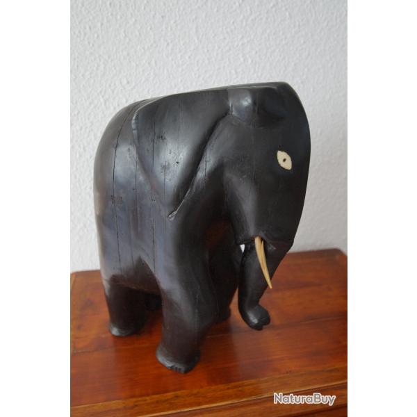 GRAND ELEPHANT EN EBENE
