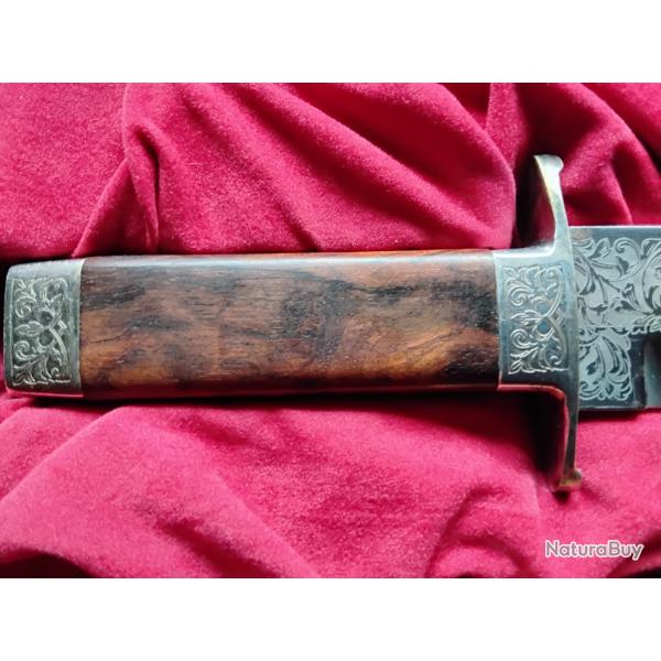 Coffret comm�moratif poignard bowie