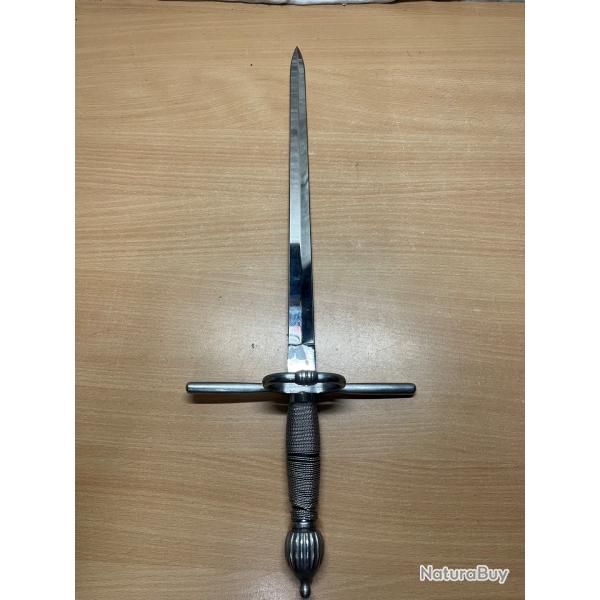 dague main gauche repro