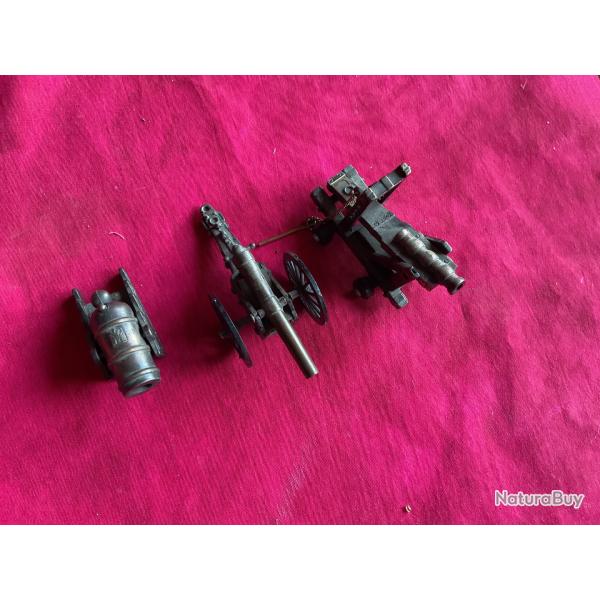 Lot de trois caons miniatures, pas de prix de rserve