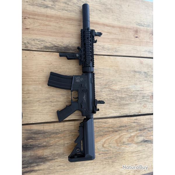Je vends ma r�plique d'airsoft ! C'est une M4 en super �tat Avec la bo�te et un chargeur