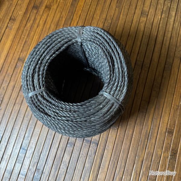 BOBINE DE CORDE NOIR IMPUTRESCIBLE DIAMTRE 4 mm SUR 200 MTRE