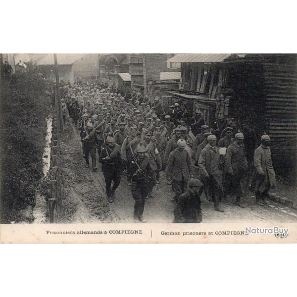 CPA -  Prisonniers allemands a COMPIEGNE N�1586